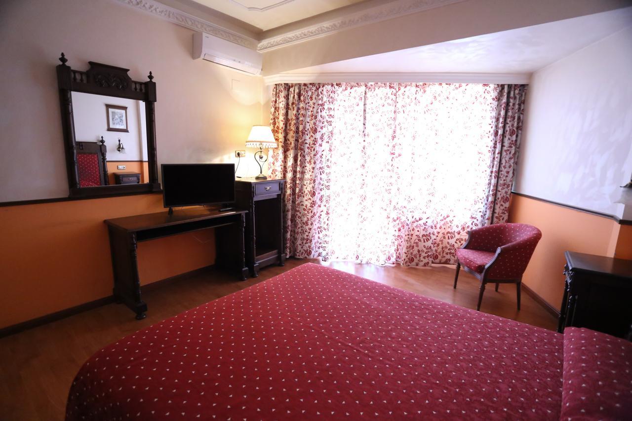 Hotel El Cisne Zaragoza Eksteriør billede